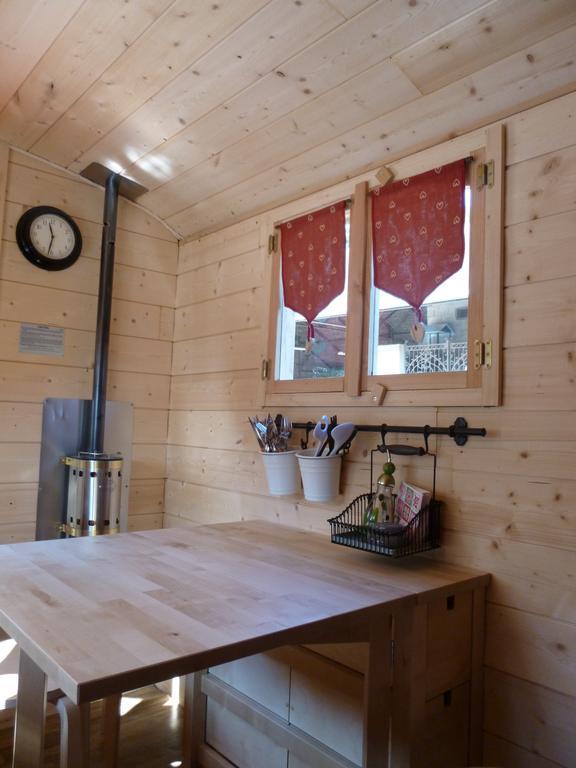 Camping Des Rochers Des Parcs Hotel Clecy Bagian luar foto