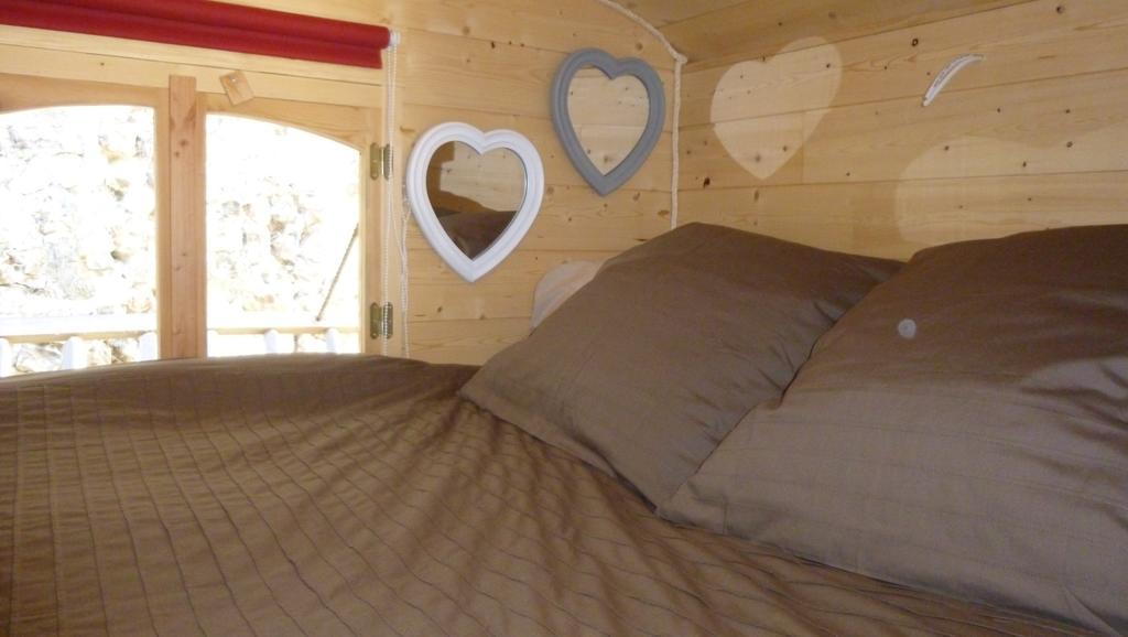 Camping Des Rochers Des Parcs Hotel Clecy Bagian luar foto
